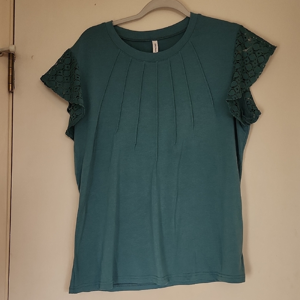 Chic Teal Blouse with Lace Sleeves